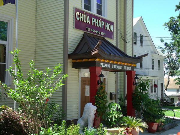 Chua Phap Hoa-TT Thien Loi-9