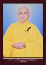 chan-dung-ht-thich-thien-hue-2