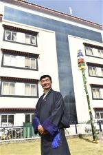 thu-tuong-chinh-phu-tay-tang-luu-vong-tien-si-lobsang-sangay