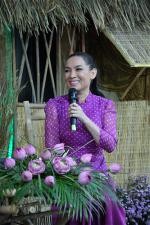 ca-si-phi-nhung3