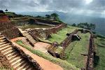 co-thanh-sigiriya-lions-rock-sri-lanka-6